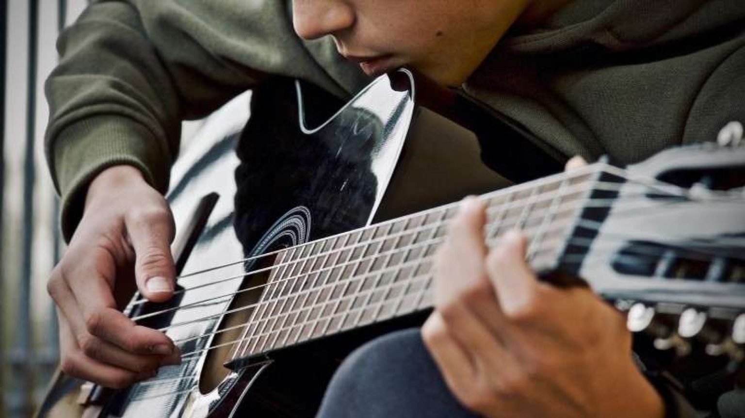Apprendre la guitare seul : La meilleure méthode pour débuter