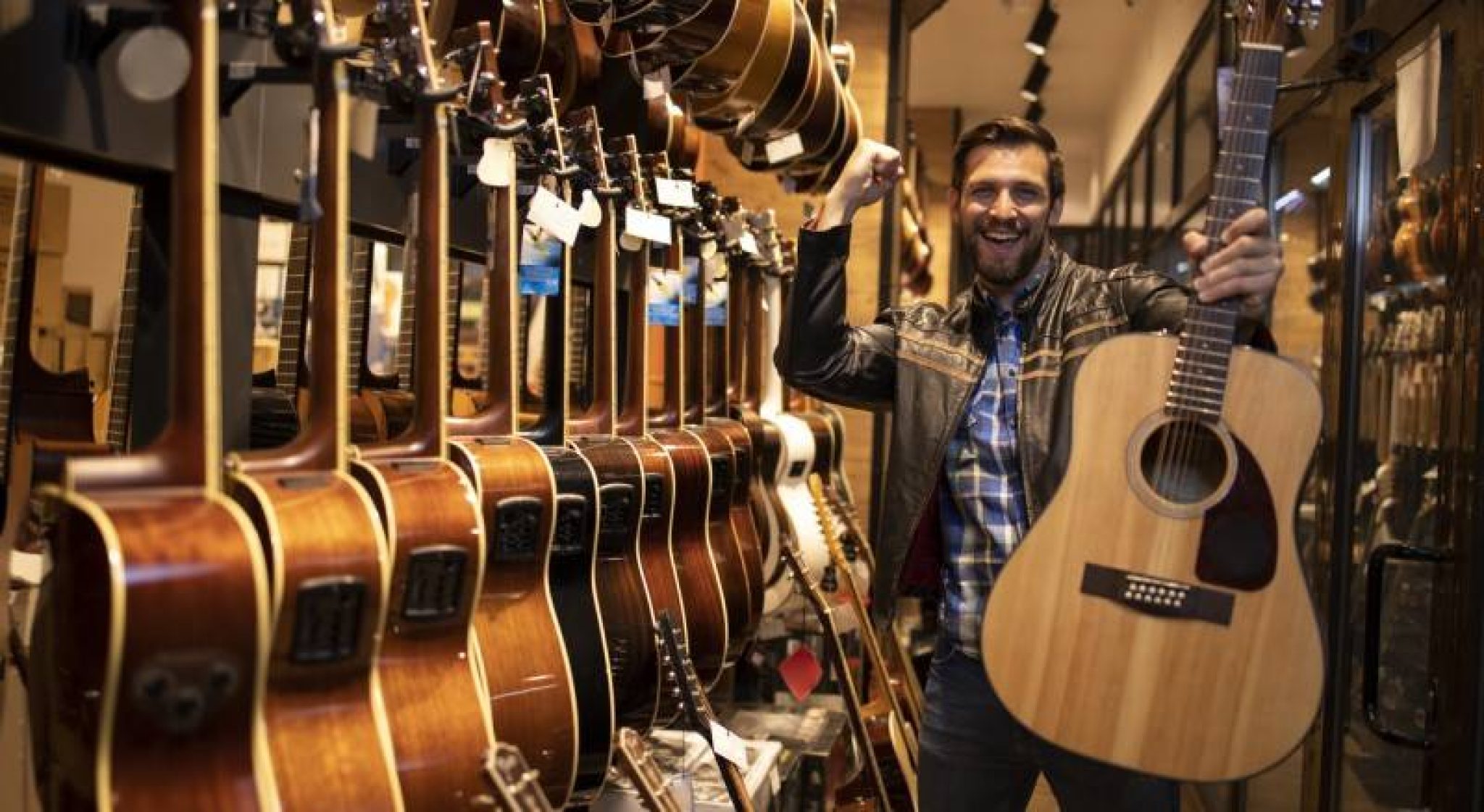 Guitare Acoustique ou Classique Laquelle choisir