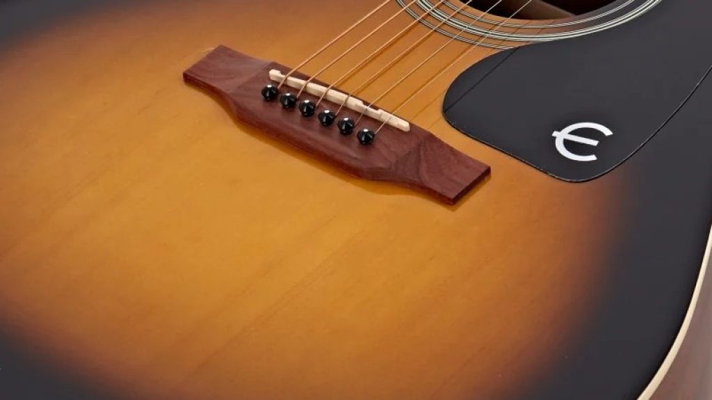 Présentation détail chevalet et rosace Epiphone DR-100