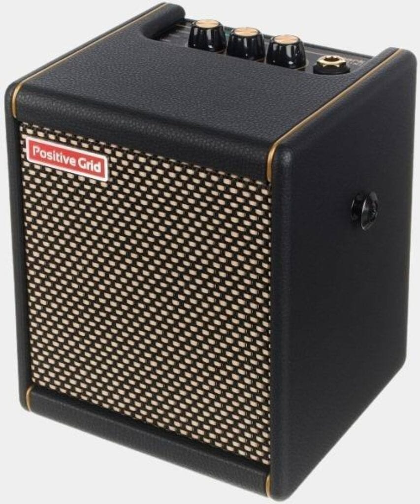 Présentation en détail de l'idée cadeau pour guitariste pour amplifier une guitare électrique l'ampli Positive Grid Spark Mini BK