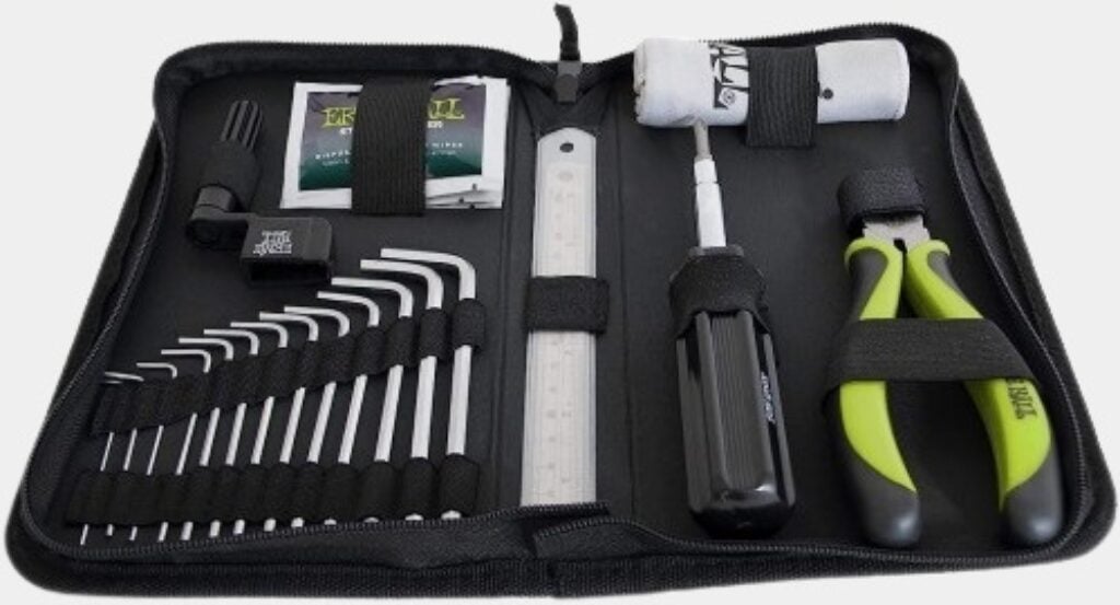 Présentation en détail de l'idée cadeau pour guitariste Ernie Ball Tool Kit
